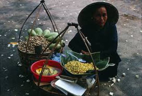 Saigon quán hàng rong trái cây tươi từ trong vườn gánh ra