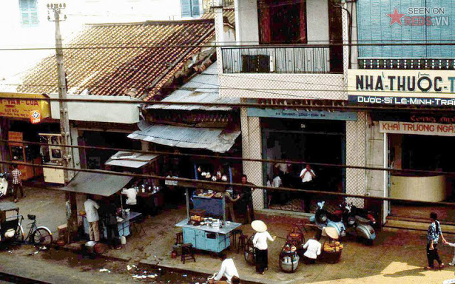 Saigon city quán hàng rong bình dân bên lề đường