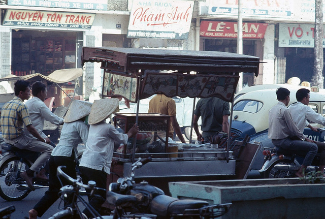 Saigon quán hàng rong và xe mì lưu động