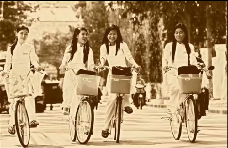 Sài Gòn học sinh ngày xưa hồn nhiên, ngây thơ...
