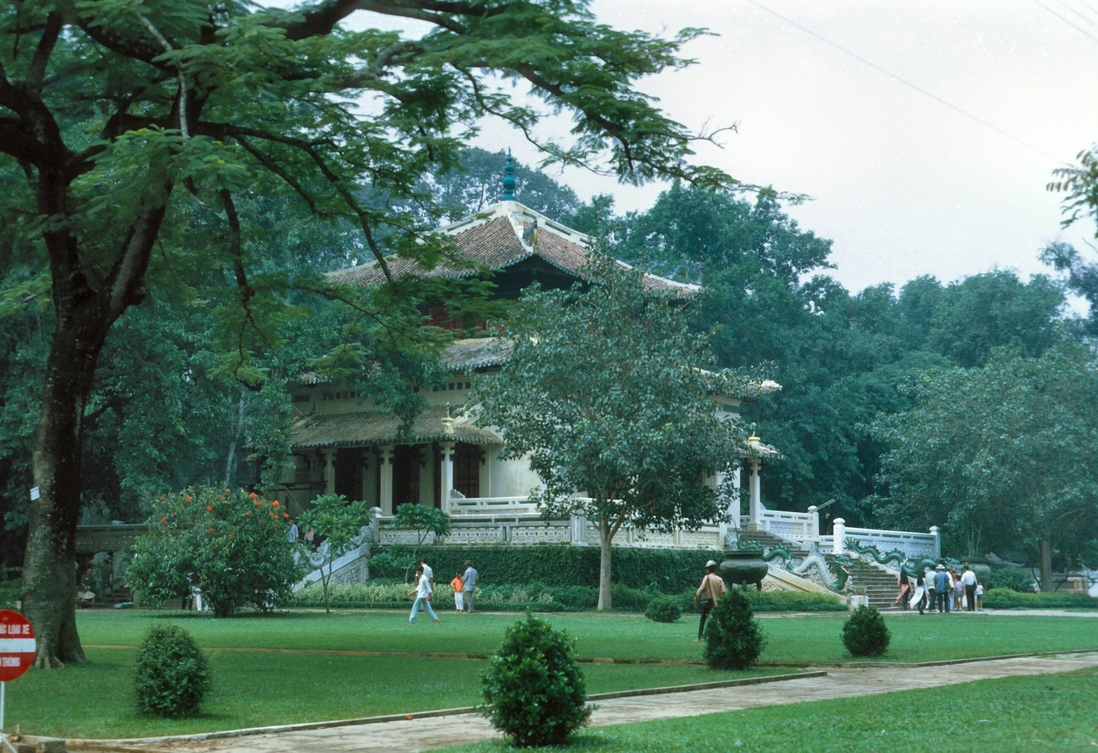 Đền Kỷ Niệm Hùng Vương trong Thảo Cầm Viên Saigon history | Lịch sử Sài Gòn qua ảnh | Sài Gòn hòn ngọc Viễn Đông