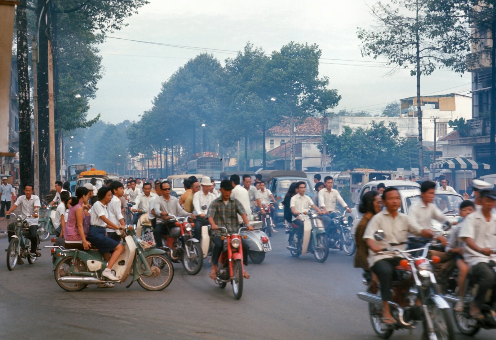 Chợ Lớn – Ngã tư Nguyễn Duy Dương, Hồng Bàng Saigon history | Lịch sử Sài Gòn qua ảnh | Sài Gòn hòn ngọc Viễn Đông
