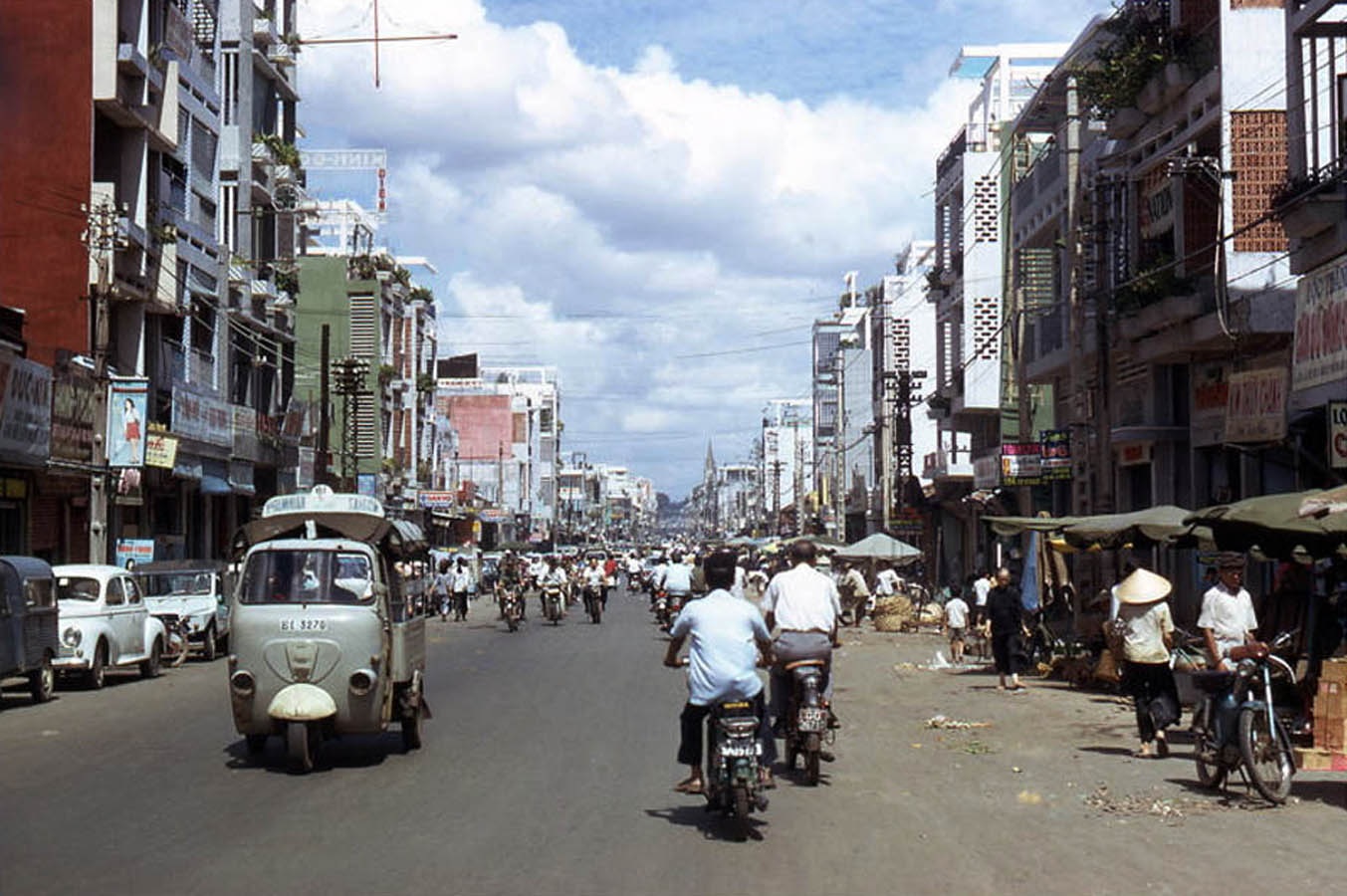 Một góc đường Hai Bà Trưng Saigon history | Lịch sử Sài Gòn qua ảnh | Sài Gòn hòn ngọc Viễn Đông