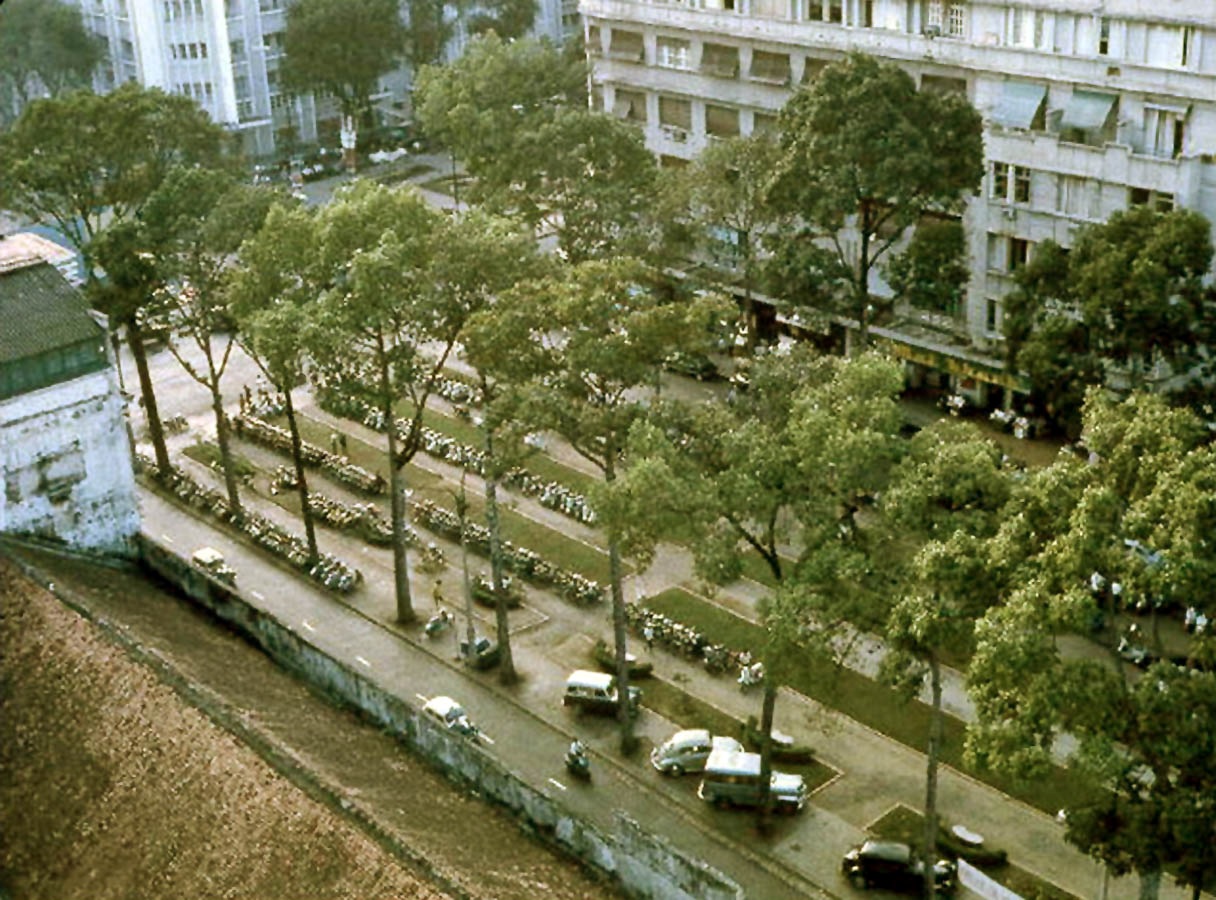 Khung cảnh tại một con đường ở Sài Gòn thời đó khi nhìn từ trên cao Saigon history | Lịch sử Sài Gòn qua ảnh | Sài Gòn hòn ngọc Viễn Đông