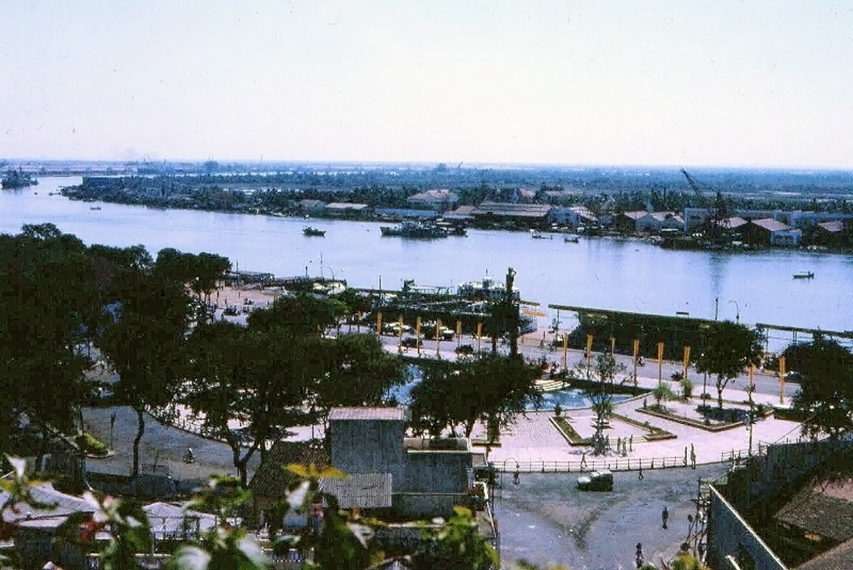 côɴԍ trường Mê Linh với tượng đài Hai Bà Trưng ở Sài Gòn trước năm 1963 Saigon history | Lịch sử Sài Gòn qua ảnh | Sài Gòn hòn ngọc Viễn Đông