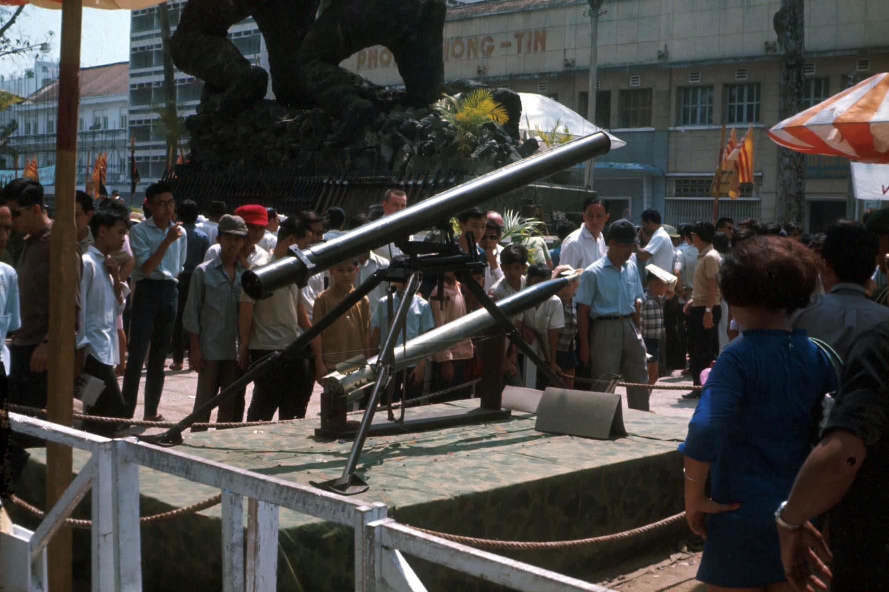 tượng đài Thủy Quân Lục Chiến Saigon history | Lịch sử Sài Gòn qua ảnh | Sài Gòn hòn ngọc Viễn Đông