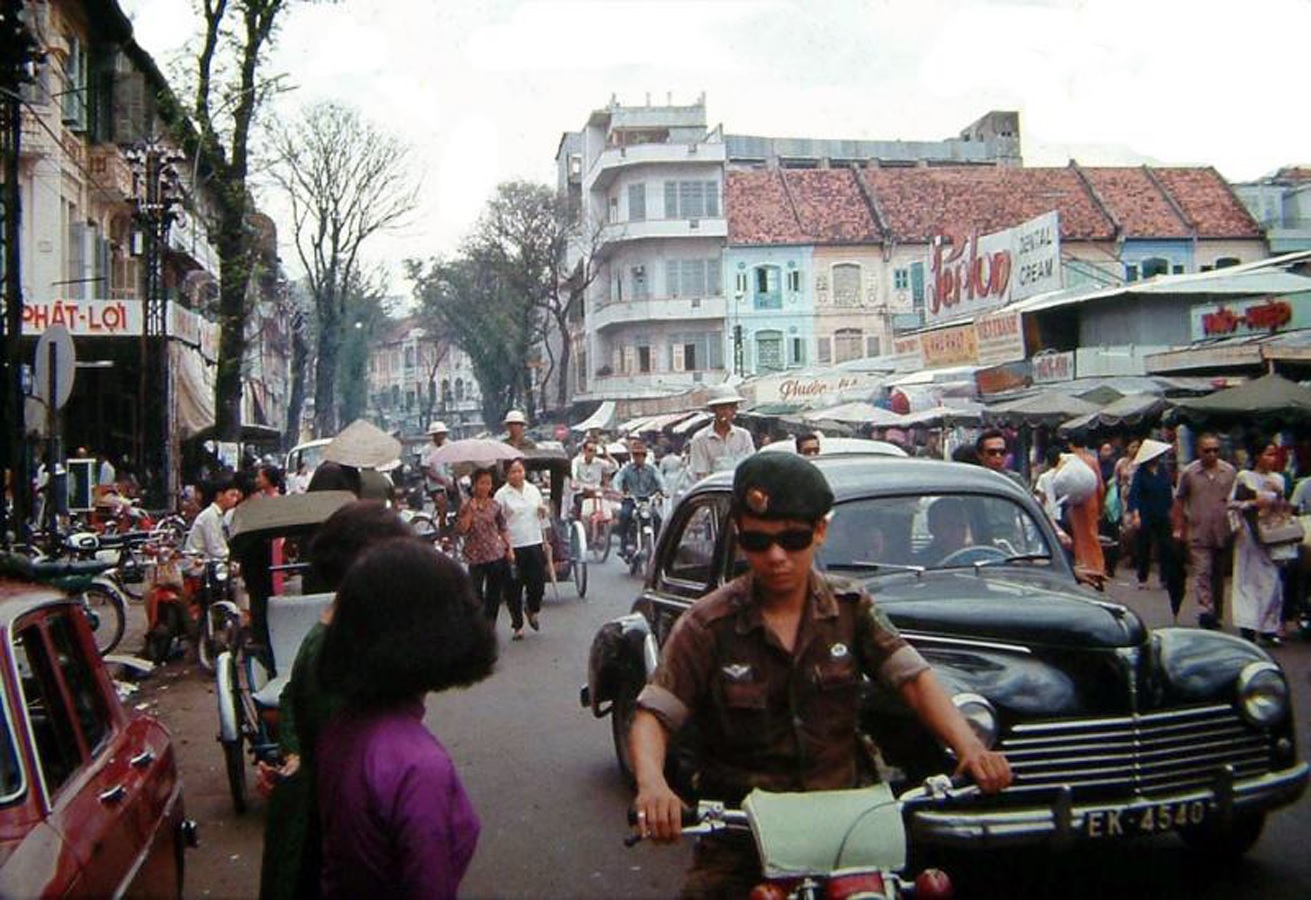 Đường Lê Thánh Tôn phía sau Chợ Bến Thành năm 1968 Saigon history | Lịch sử Sài Gòn qua ảnh | Sài Gòn hòn ngọc Viễn Đông