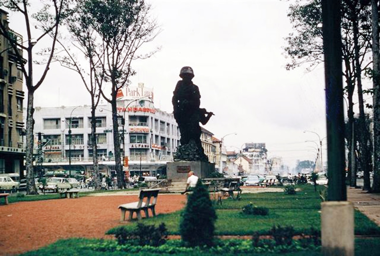 Tượng đài Thủy quân Lục Chiến Việt Nam Cộng hòa  Saigon history | Lịch sử Sài Gòn qua ảnh | Sài Gòn hòn ngọc Viễn Đông
