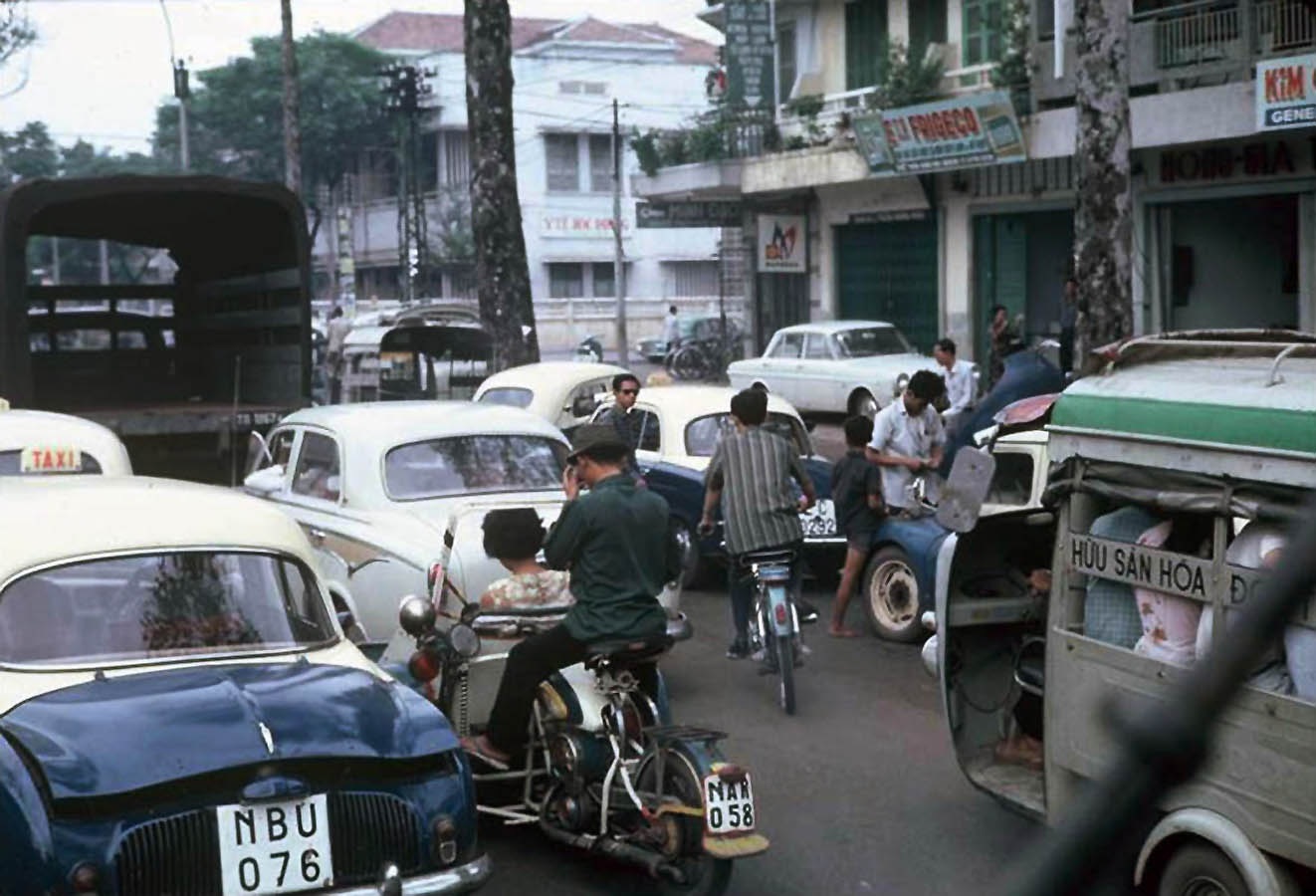 Ngã tư Trần Hưng Đạo, Phát Diệm Saigon history | Lịch sử Sài Gòn qua ảnh | Sài Gòn hòn ngọc Viễn Đông