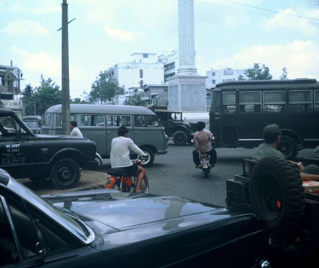 Ngã sáu Chợ Lớn, Sài Gòn ngày xưa Saigon history | Lịch sử Sài Gòn qua ảnh | Sài Gòn hòn ngọc Viễn Đông
