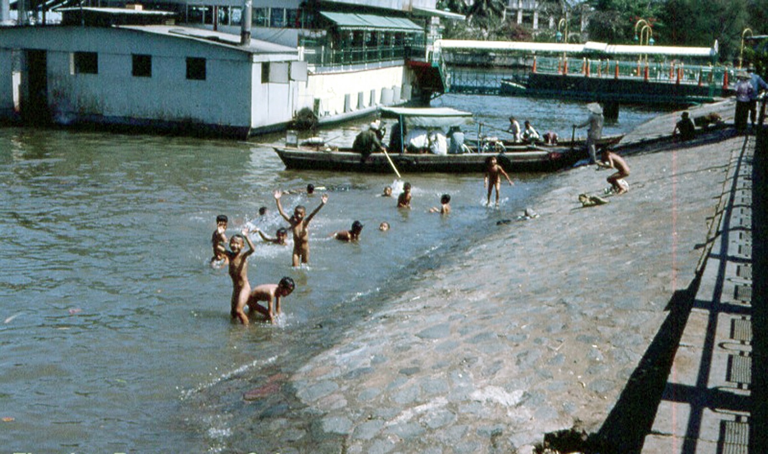 Nhà hàng иổi Mỹ Cảnh, Bến đò Cây Bàng Saigon history | Lịch sử Sài Gòn qua ảnh | Sài Gòn hòn ngọc Viễn Đông