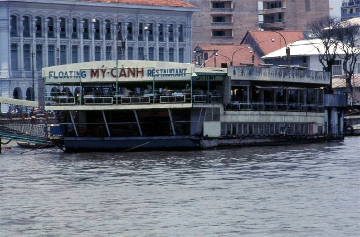Nhà hàng иổi Mỹ Cảnh nhìn từ xa Saigon history | Lịch sử Sài Gòn qua ảnh | Sài Gòn hòn ngọc Viễn Đông